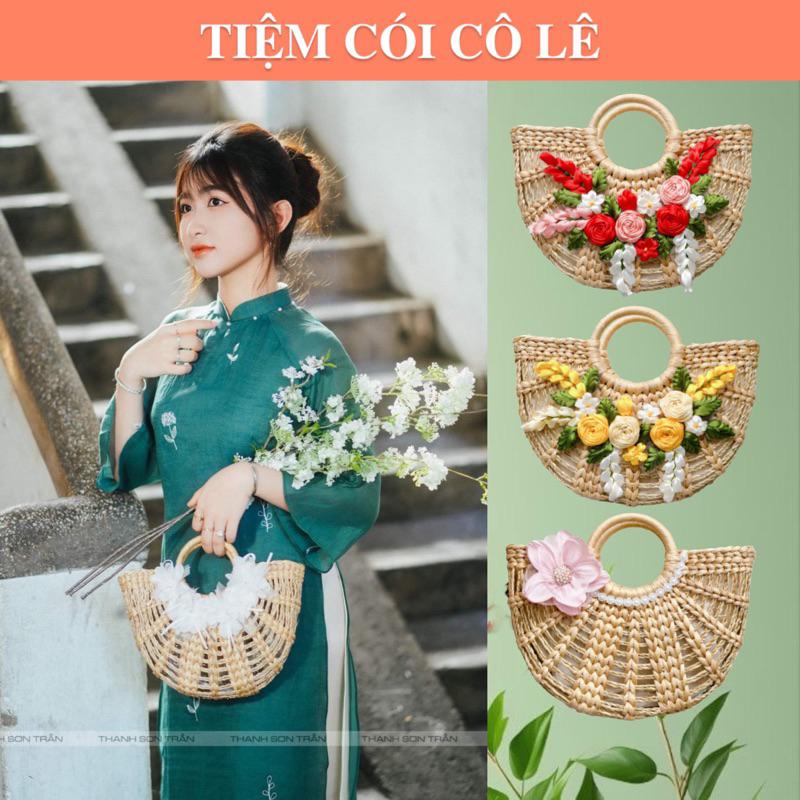 Túi lục bình bán nguyệt rẻ quạt size 28 xinh xắn phụ kiện đi biển, chụp ảnh - Tiệm Cói Cô Lê