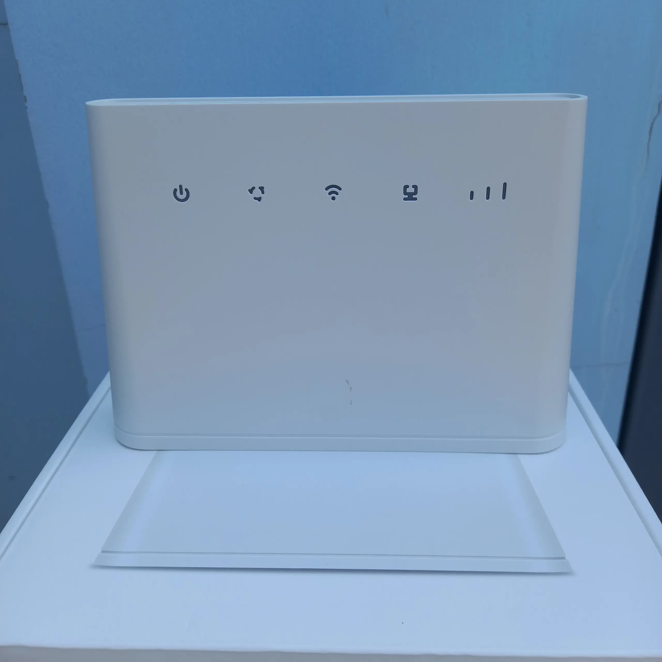 Bộ Phát Wifi HW-B311-221 Chạy full sim, tốc độ 300mps, Truy cập 32 thiết bị, Cổng Lan 1GB 4G