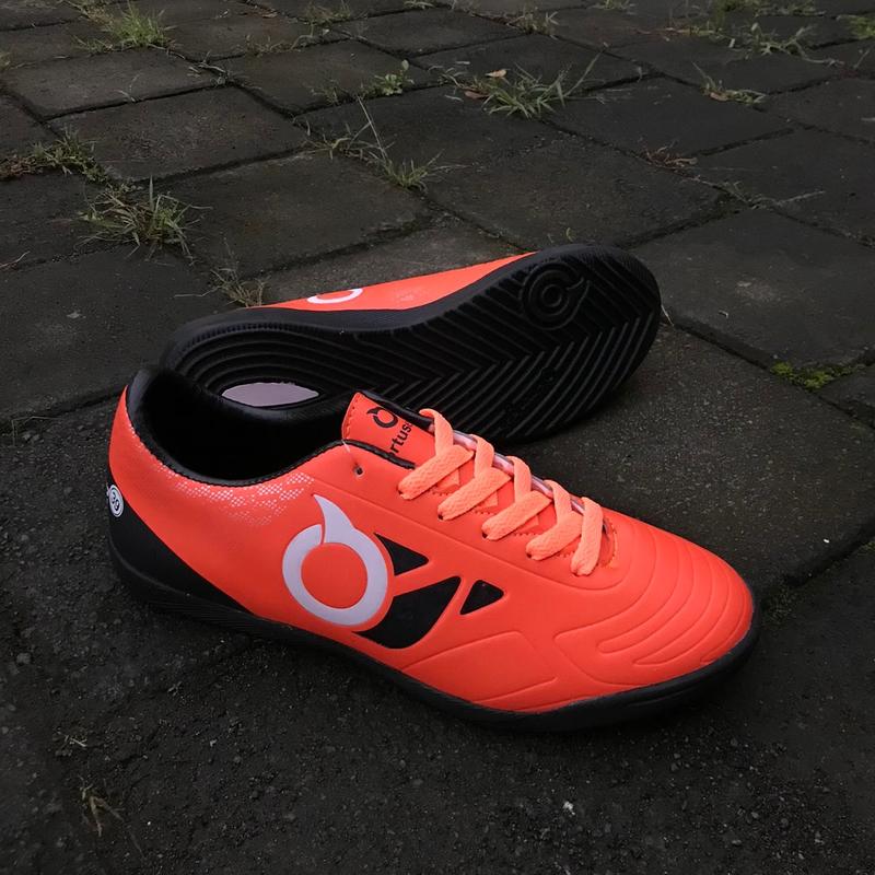 Sepatu Futsal Ortuseight 2