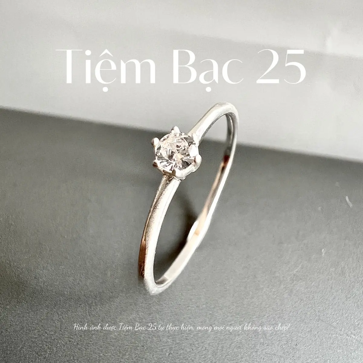 Nhẫn trơn đá nhỏ đáng yêu