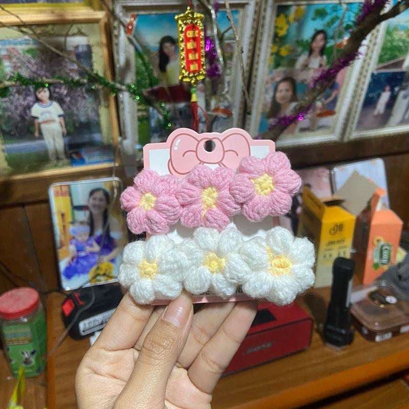 Set Kẹp tóc len hoa hồng (hoa trắng) 1