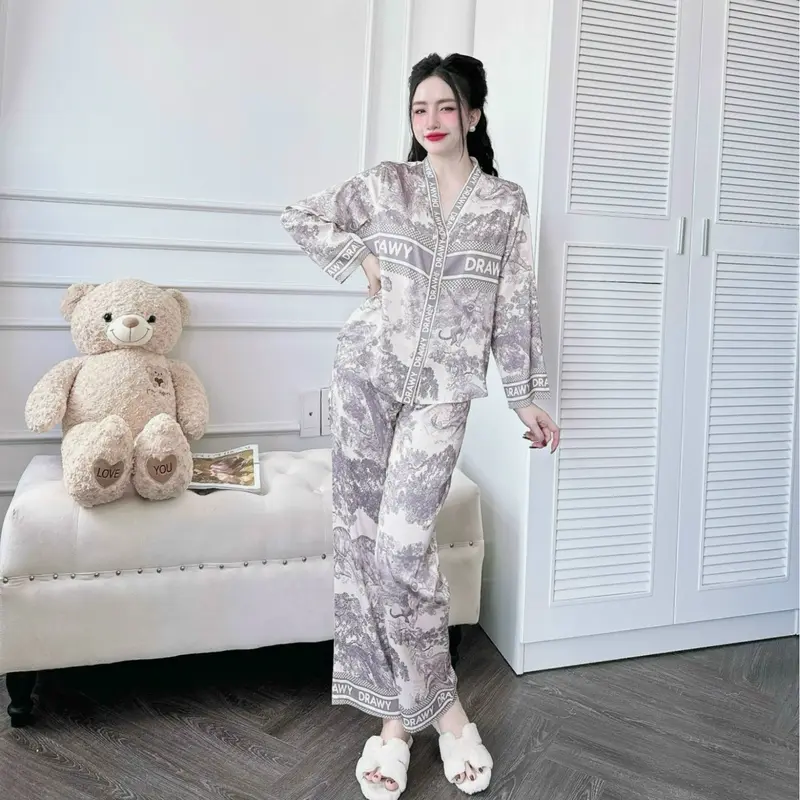Bộ Đồ Ngủ Dài Cổ Y Dành Cho Nữ Hoạ Tiết Dễ Thương Chất Liệu VảI Lụa Latin Cao Cấp S1081 Women lụa 2