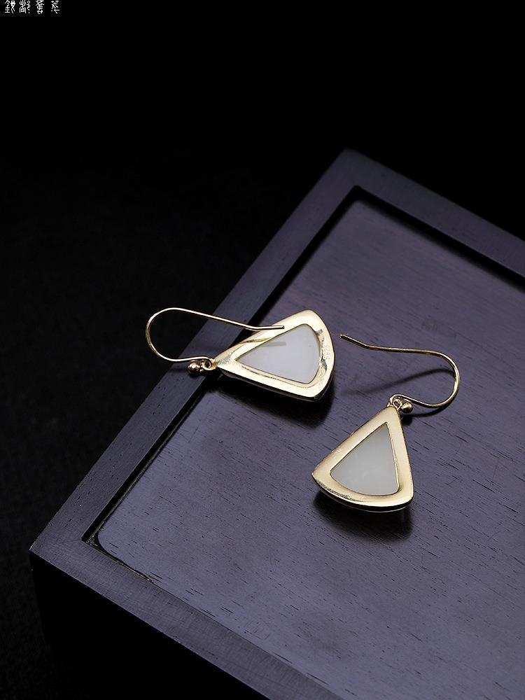Product Introduction of Hoa Tai Thủ Công Màu Bạc Sterling S925 Mạ Vàng, Thiết Kế Hình Học Hetian Tự Nhiên, Phong Cách Cổ Điển Đơn Giản, Cao Cấp, Dành Cho Nữ, Chính Hãng, Phát Hành Mới Năm 2025 7