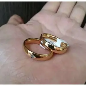 2pc cincin gold permata pasasan titanium perhiasan mewah tahan karat