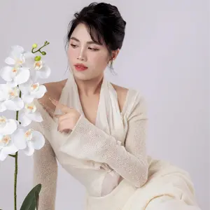 Duyên Chuyên Khoác