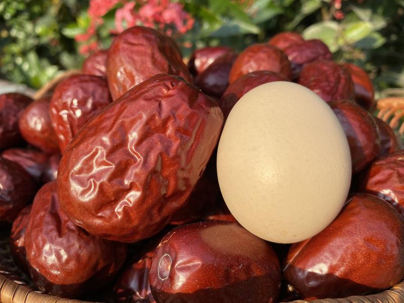 Táo Hảo Hảo size 60-70 quả /kg,Tuấn táo Hoà Điền Tân Cương , ngon , ngọt ,dẻo , vị chua nhẹ hàng vụ mới thu hoạch năm 2024 1