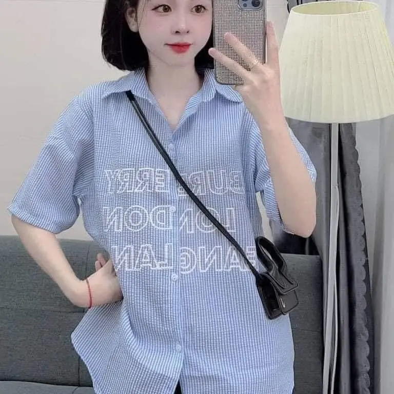 Áo sơ mi tay lỡ kẻ sọc Bur Top Nữ Women Shirt Cổ Tròn 0