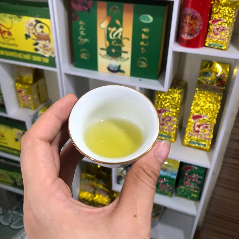 Trà Đinh Cao Cấp Tân Cương 1200k/1kg. Hái mỗi đầu búp trên cùng của búp trà.thơm cốm non xanh nước hậu cực kỳ tốt Nước Trà Tea 0