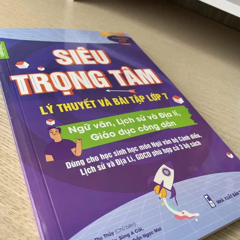 Lớp 7 (Bộ Cánh Diều )- Combo 2 cuốn Siêu trọng tâm TOÁN, TIẾNG ANH, KHTN và Văn, Khoa học xã hội lớp 7- Uribook 5