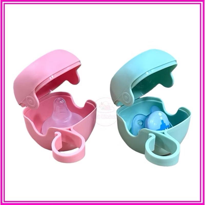 Hộp đựng ti giả, núm ti cho bé có móc treo an toàn và tiện lợi