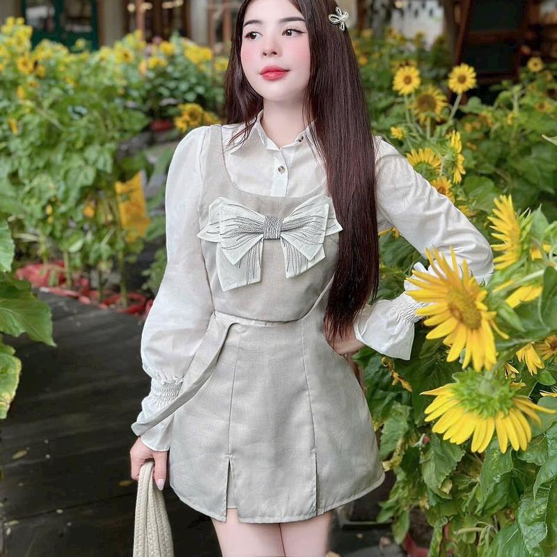 Sét 3 món , áo sơ mi tay phồng , áo ghille nơ thêu , yếm váy xẻ 0