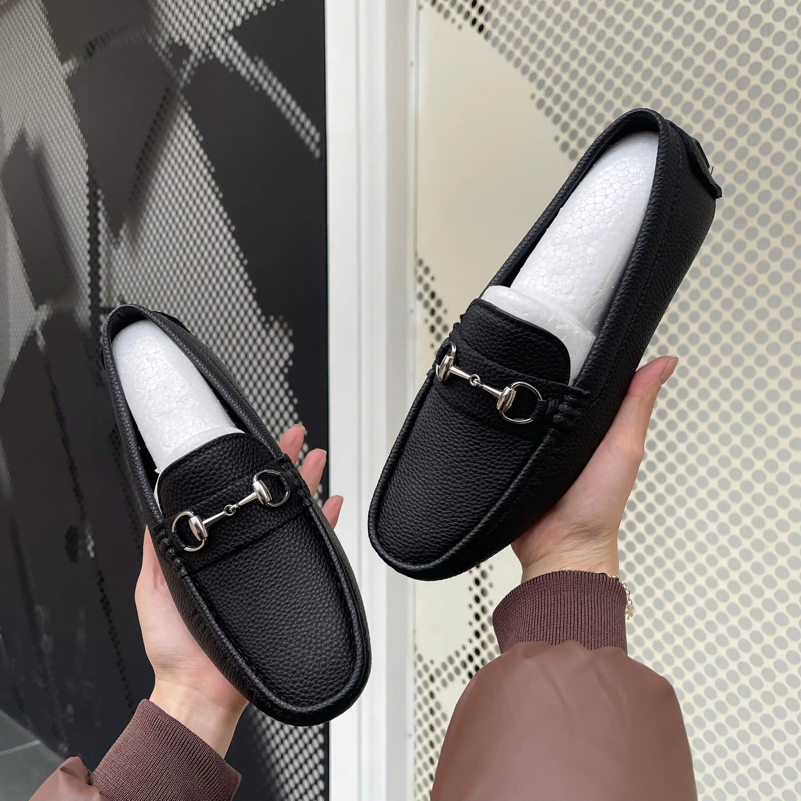 Giày lười nam D18 giày mọi âm sang trọng trẻ trung thiết kế mặt trơn kèm bộ khóa , đủ size 38-43 Cao Su Loafer