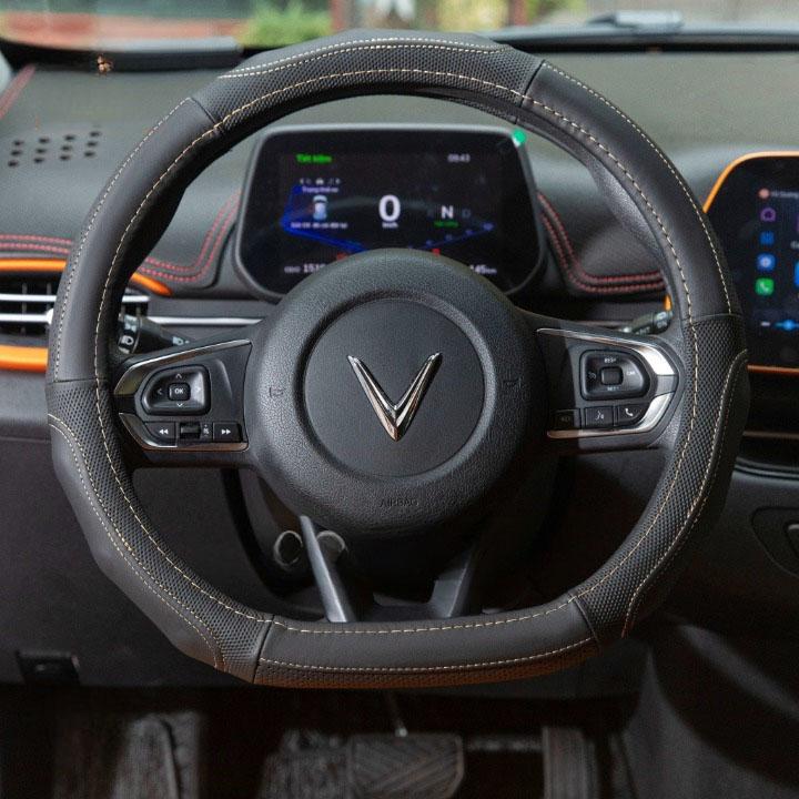 Bọc Vô Lăng VINFAST VF3, VF5, VF6, VF7, VF8, VF9, VF e34, DCUT Size 34cm - 36cm, Da BòThật - Nội Thất