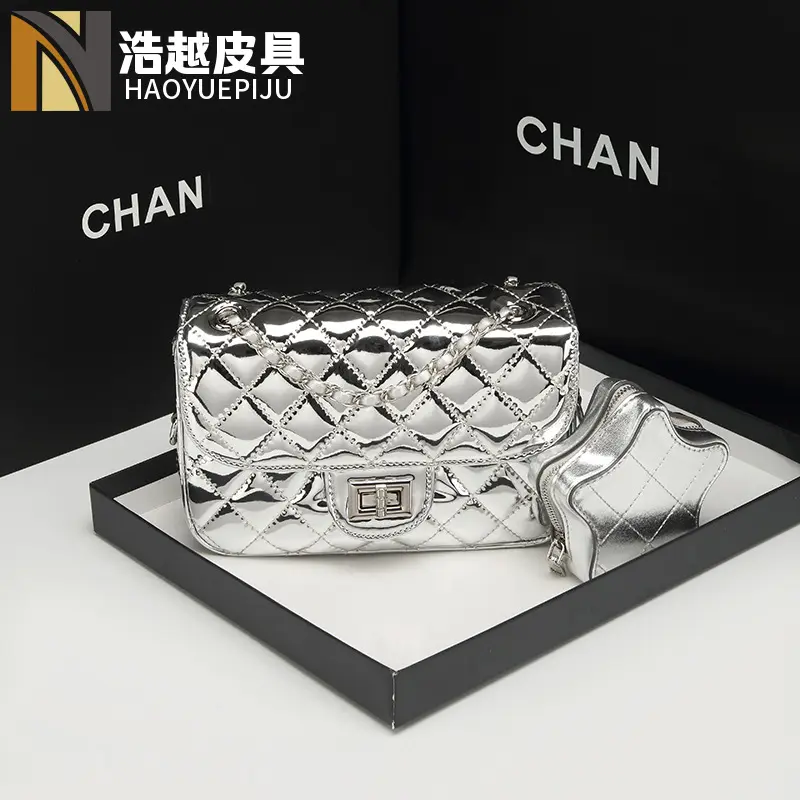 Túi Dây Xích Ngôi Sao Bằng Da Bóng Phong Cách Cổ Điển Màu Bạc Phong Cách Mới Túi Đưa Thư Đeo Một Bên Vai Hình Thoi Sức Chứa Lớn Thời Trang 2024 Cho Nữ