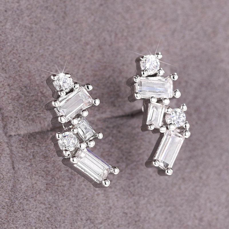 Light Luxury Fashion Classic Models Four Claw Earrings Senior Sense Of Exquisite Personality Trend Quadrilateral Geometric Earrings 2