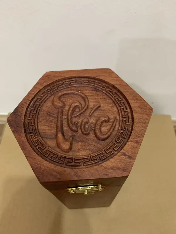 Hộp chè (trà) gỗ Hương nguyên khối trạm khắc tinh tế 4