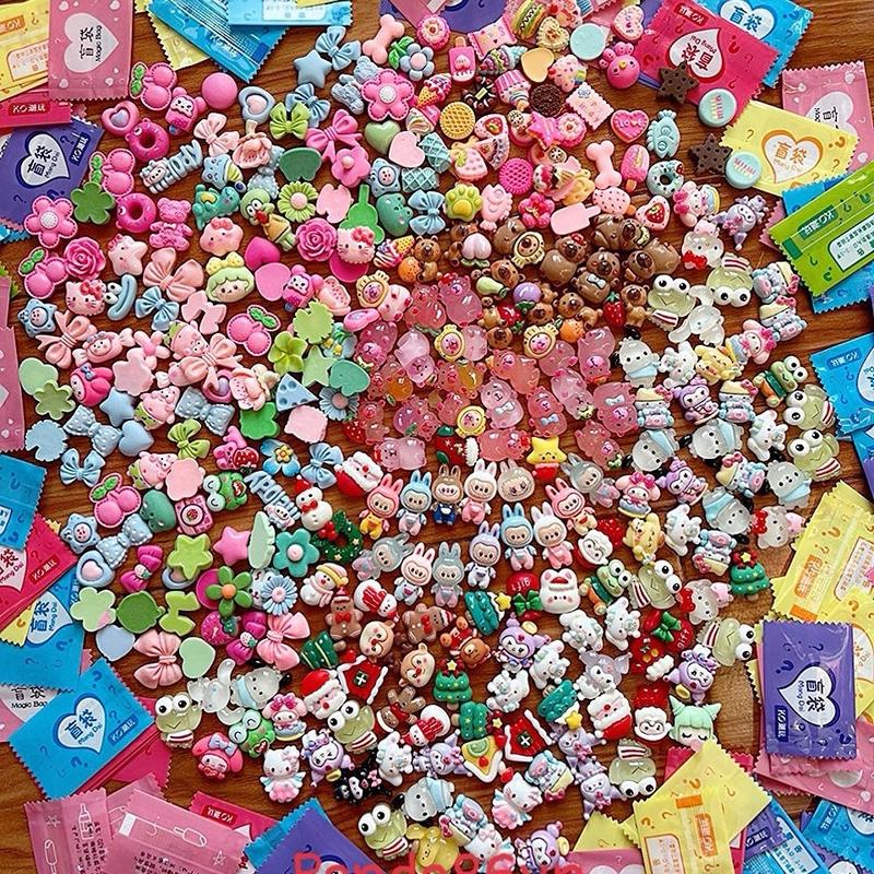 [ Tặng Keo] Set 100 Túi Mù Tự Xé Charm CapyBara / Labu / Hoạt Hình / Noel / Đồ Ăn / Chai Nước Mini / Charm Chơi Đồ Hàng / Charm Rùa / Charm Cua / Charm Tôm Hùm ( Giao Ngẫu Nhiên )