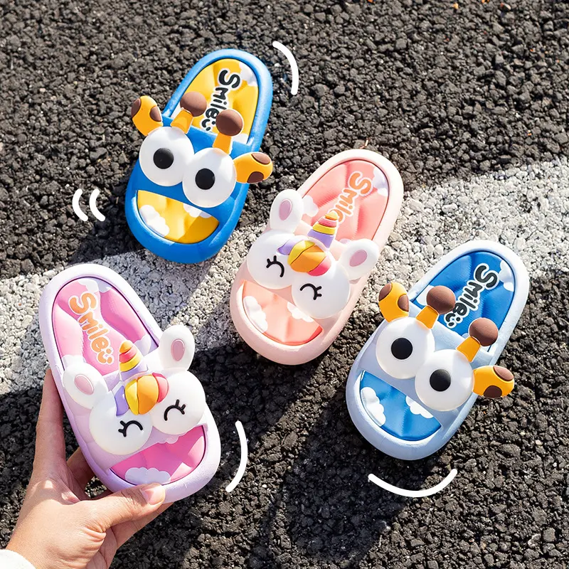 Dép cho bé hoạt hình hươu mắt to, ngựa pony đế mềm trống trơn trượt mẫu mới