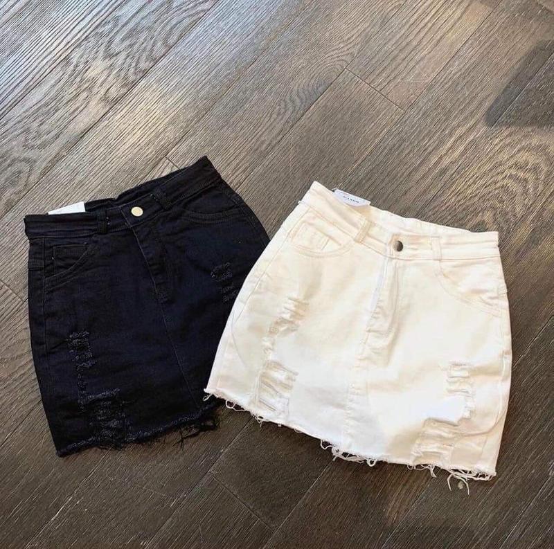 Chân váy jeans nữ rách nhẹ hai màu đen trắng top woman