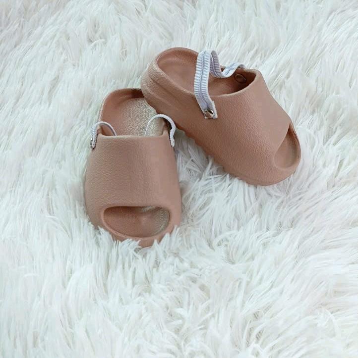dép bánh mì trẻ em có quai size từ 19-22 hàng DUWA chất liệu EVA siêu nhẹ 1
