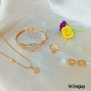 1 Set Perhiasan Emas 24K Wanita Dewasa Kekinian Populer Aksesoris Couple Jewelry Sets Original Anti Karat Nyaman Untuk Harian Bisa Cod