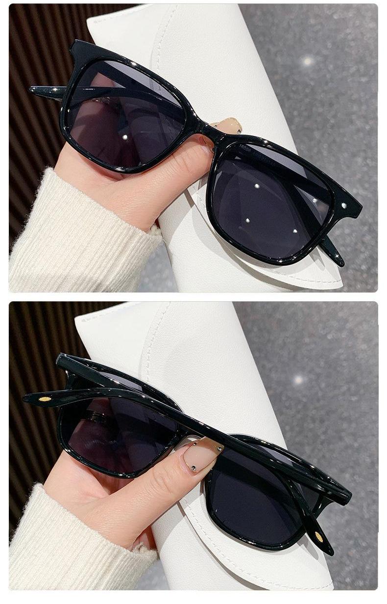 Product Introduction of Kính râm thời trang cho nam và nữ, kính râm cổ điển của Mỹ, gradient màu tròng kính, kính chống tia cực tím gọng vuông đơn giản, kính râm khung bản lề kim loại nhiều màu sắc Women Cua Kính Mắt 22