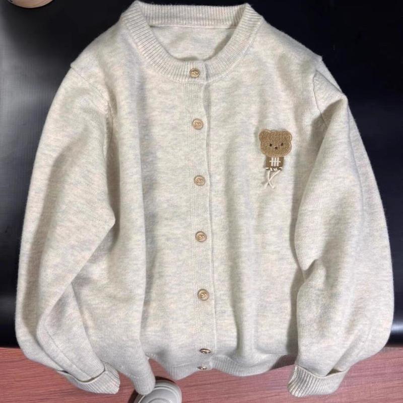 Product Introduction of Áo Len Cừu, Lõi, Dễ Phối Đồ Mùa Thu, Áo Cardigan Mềm Mại Và Nếp, Phong Cách Hàn Quốc, Thiết Kế Gấu Nhỏ Dễ Thương, Phong Cách Preppy Áo Khoác, Áo Ngắn 2