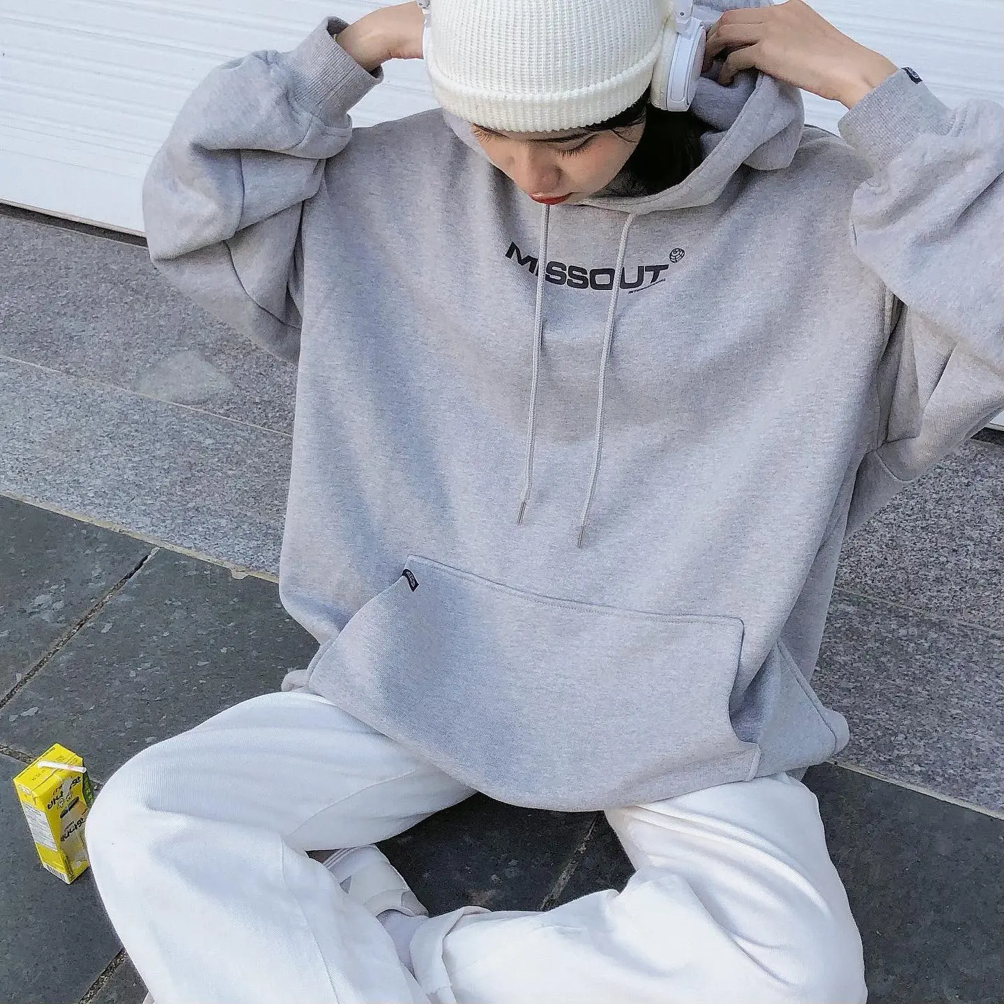 Áo Hoodie Basic Logo Chất Nỉ Chân Cua