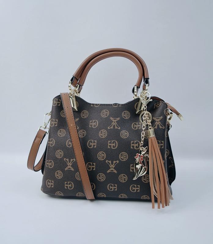 (Full Box) Mã 030 - Túi Xách Nữ Thương Hiệu HongKong, Thiết Kế Thời Trang Tiện Lợi, Đựng Nhiều Đồ, Họa Tiết Monogram, Khóa Đồng, Dây Da, Túi Đeo Vai Đa Năng Đi Chơi Cafe, Dạo Phố, Túi Tote, Bags