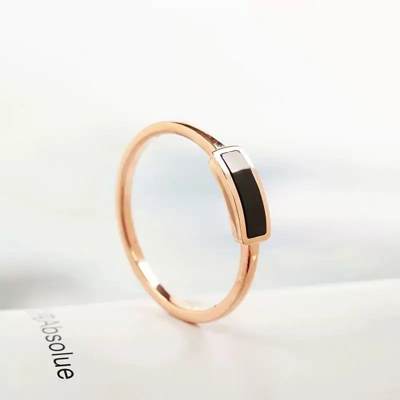 Cincin Titanium Model Persegi Panjang Warna Hitam - Rings 0