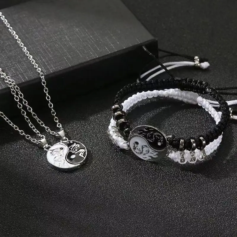 Vòng Tay Dệt, Phong Cách Cổ Xưa Bán Chạy, Mới Và Phổ Biến, Vòng Cổ Cặp Đôi Anh Em Rồng Thái Cực Quyền, Vòng Cổ Hiểu Nhầm Rồng Thái Cực Quyền, Phụ Kiện Thời Trang
