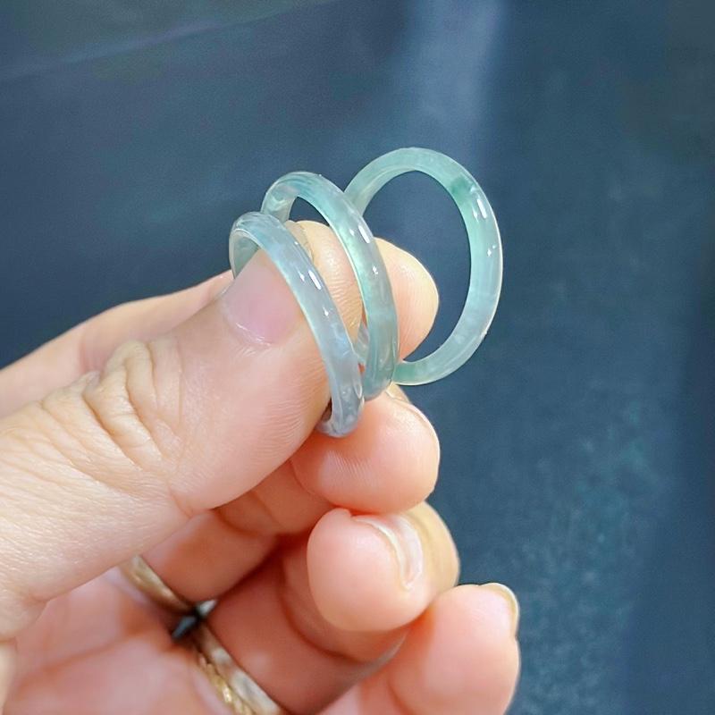 Nhẫn Ngọc Lam Gua Băng thấu chất cao - Chột vừa , nam nữ đều đeo được 2