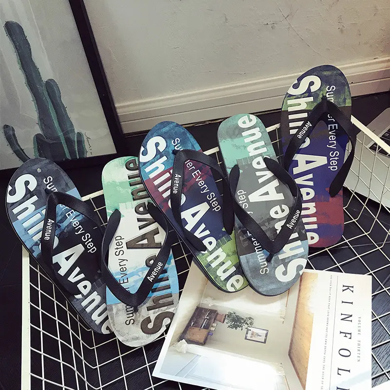 2025 New Men's Flip Flops Graffiti Summer Non-Slip Outdoor Sandals Flip-Flops Men's Casual Beach Shoes Trendy Outdoor