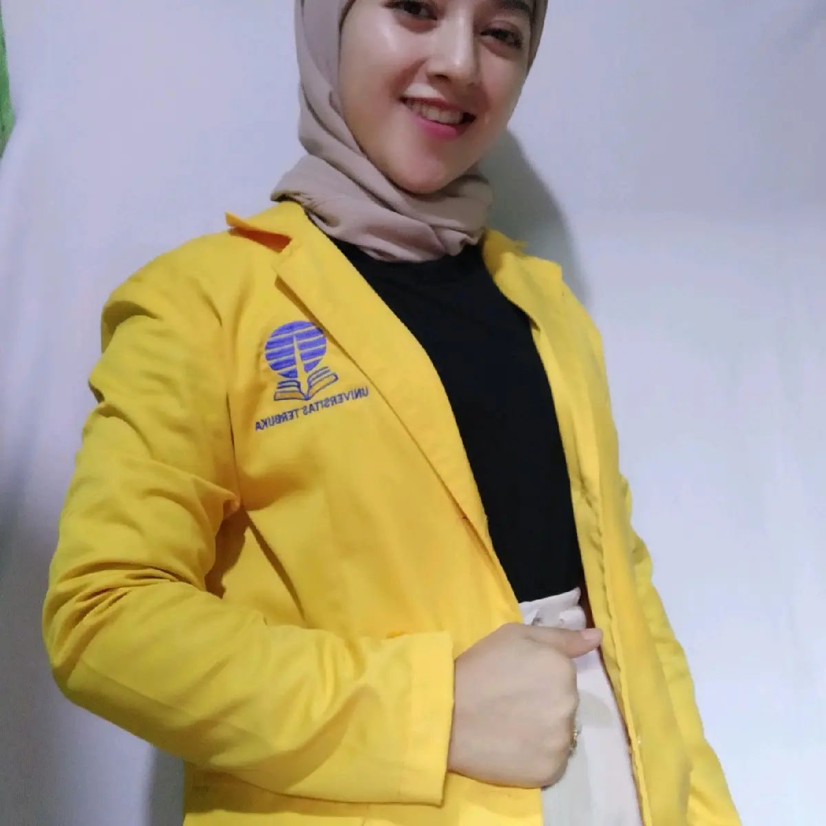 ALMAMATER UNIVERSITAS TERBUKA Slim-fitting