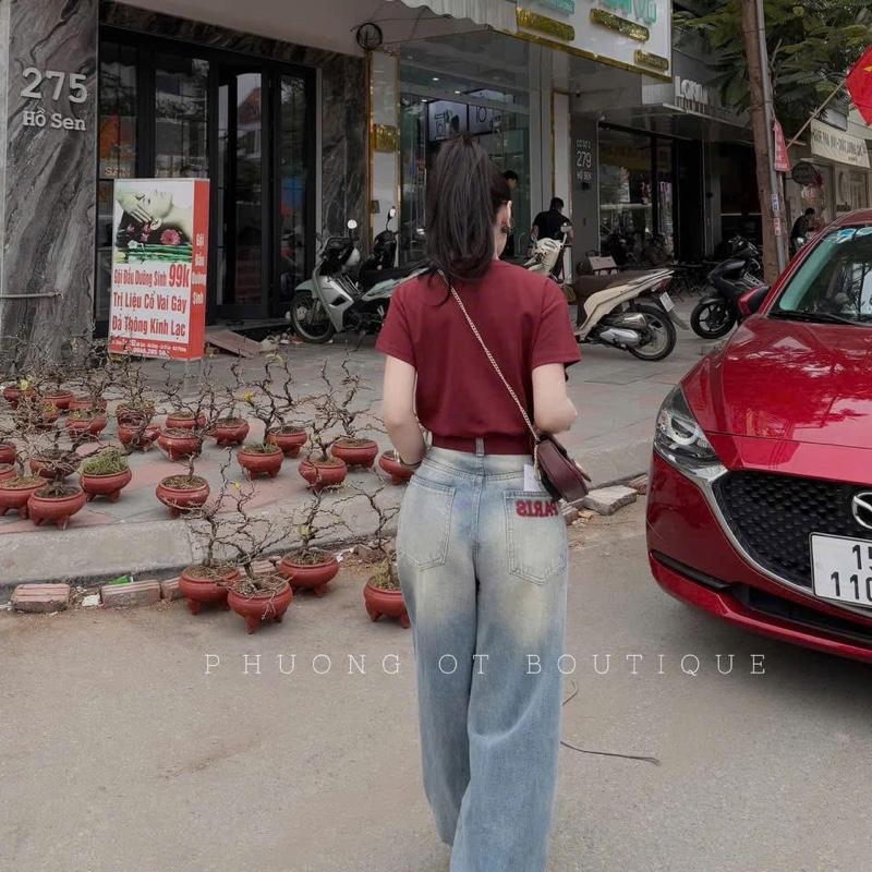 Quần jean ống xuông thêu chữ đỏ cạp cao hách dáng dành cho nữ 2