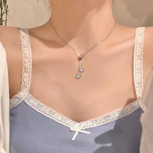 โซ่กระดูกไหปลาร้า จี้เปลือกหอย ลายรัก พู่ผู้หญิง ดีไซน์พิเศษ，ดีไซน์เรียบง่าย ，ทันสมัย และสง่างาม ，เสริมโชคลาภ ，หรูหราและน่าทึ่ง，เครื่องประดับอินเทรนด์，สร้อยคอแฟชั่นผู้หญิงของขวัญสร้างสรรค์ ，เหมาะสำหรับสวมใส่ทุกวันและงานพรอม