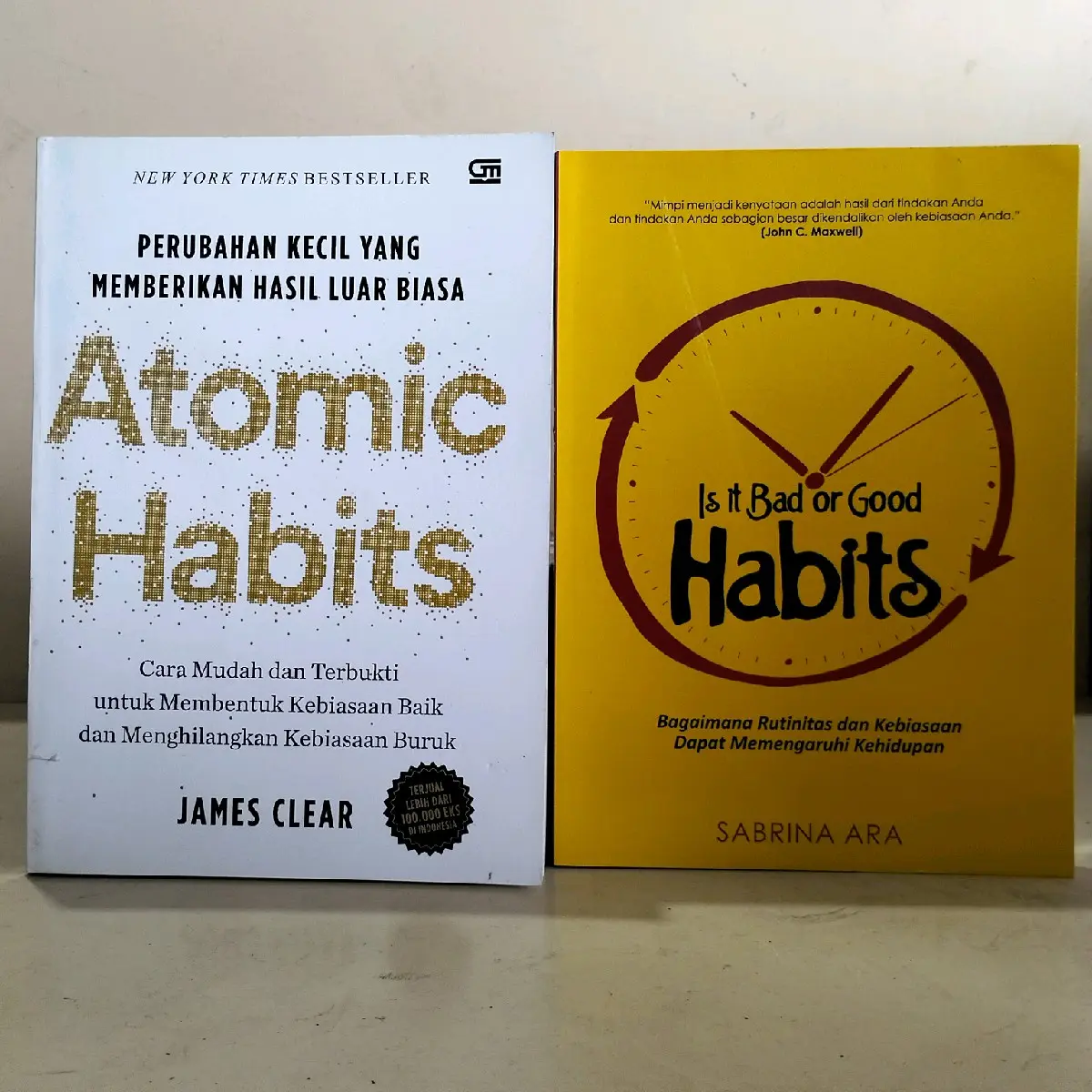 PAKET 2 BUKU / IS IT BAD OR GOOD HABITS / ATOMIC HABITS /  Soft Cover