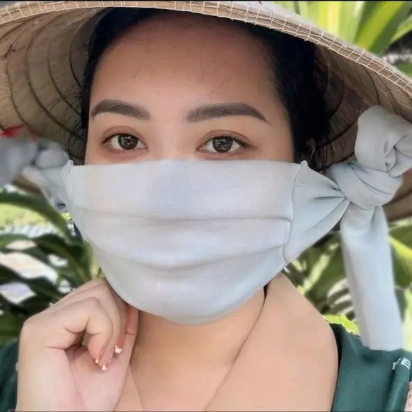 quai nón lá khẩu trang giao ngẫu nhiên. 0
