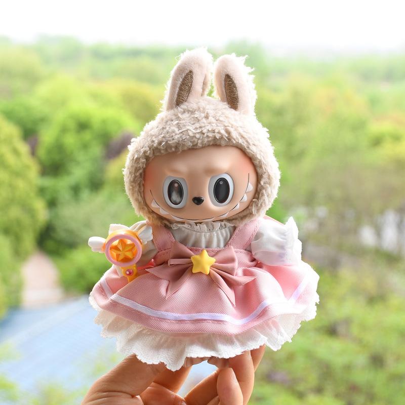 Product Introduction of พร้อมส่งจากกทม. ชุดตุ๊กตา V.2สามารถใส่ได้ เสื้อผ้าตุ๊กตา Macaron หมวกตุ๊กตาผ้าฝ้าย เเว่นตา เดรสผ้าฝ้าย ขนาด 15 ซม. สําหรับตุ๊กตา อุปกรณ์เสริมของเล่น สีสันสดใส เสื้อผ้า（ขายแต่เสื้อผ้า!) 24