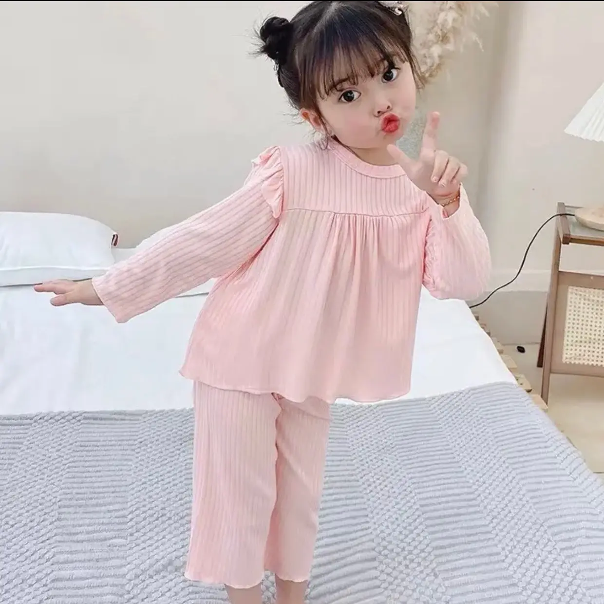 Set đồ bộ phong cách năng động cho bé gái 3 màu