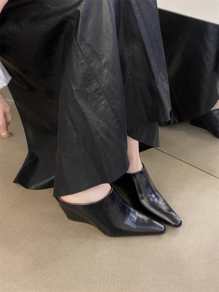 Product Introduction of Pointy heels for women Large size Special-shaped with rubber slip-on 31