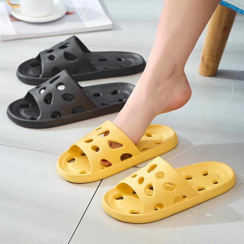 Product Introduction of Dép Đi Trong Phòng Tắm, Phong Cách Mới, Dành Cho Phụ Nữ Và Nam Giới, Thích Hợp Cho Mùa Hè, Tắm, Rò Rỉ, Không Trơn Trượt, Dép Lỗ Rỗng Sử Dụng Trong Nhà 2