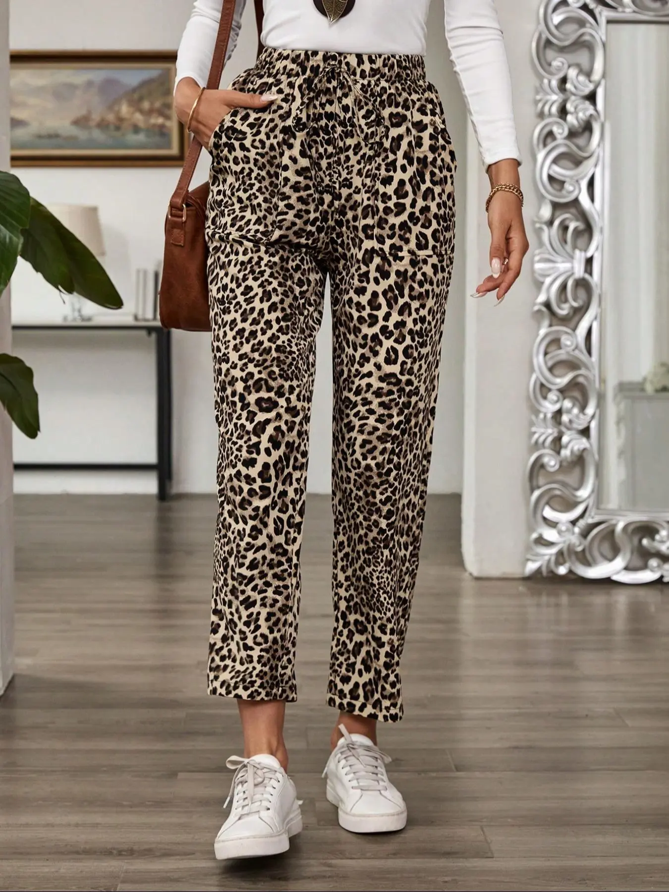 Women's All Over Leopard Print Drawstring Waist Straight Leg Pants, Casual Pocket Trousers for Daily Wear, Ladies Bottoms for Fall & Winter