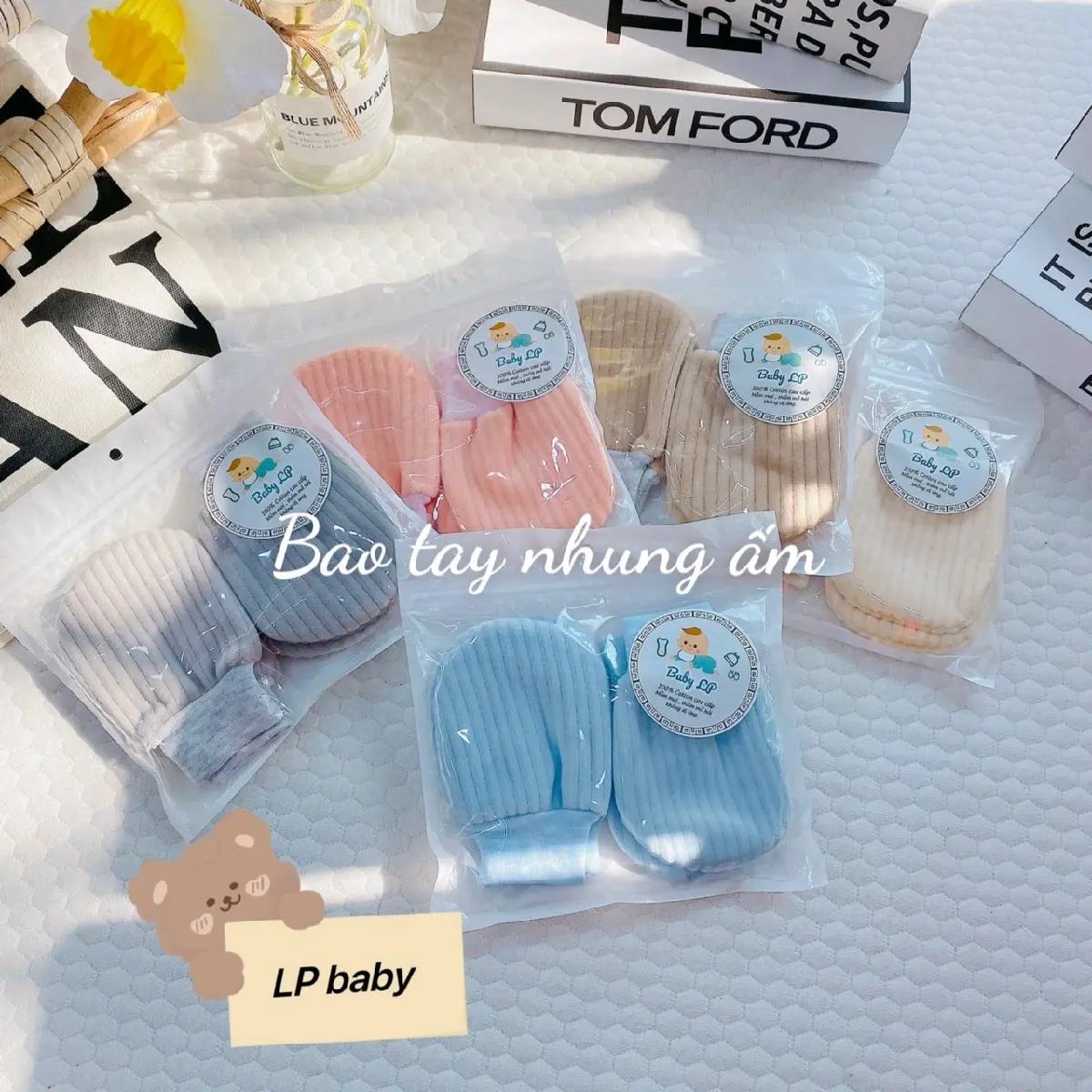 Set 2 đôi bao tay nhung ấm áp cho bé sơ sinh, chất liệu vải nhung ấm áp - Voi tất