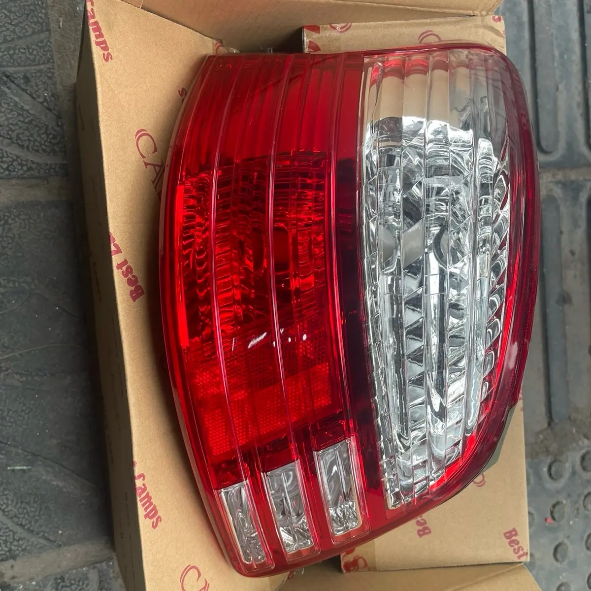 ĐÈN HẬU TOYOTA VIOS 2008, 2009