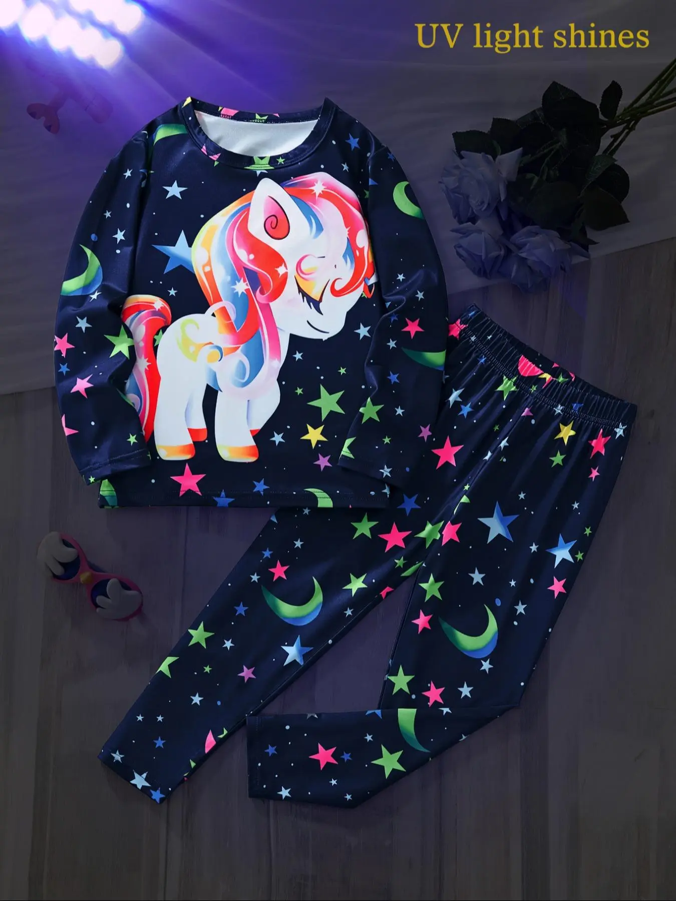 Toddler Girl's Cartoon Unicorn Print Luminous Sweatshirt & Pants Two-piece Set, Cute Glow in The Dark Long Sleeve Round Neck Pullover & Trousers for Fall & Winter, Kids Clothes for Daily Wear