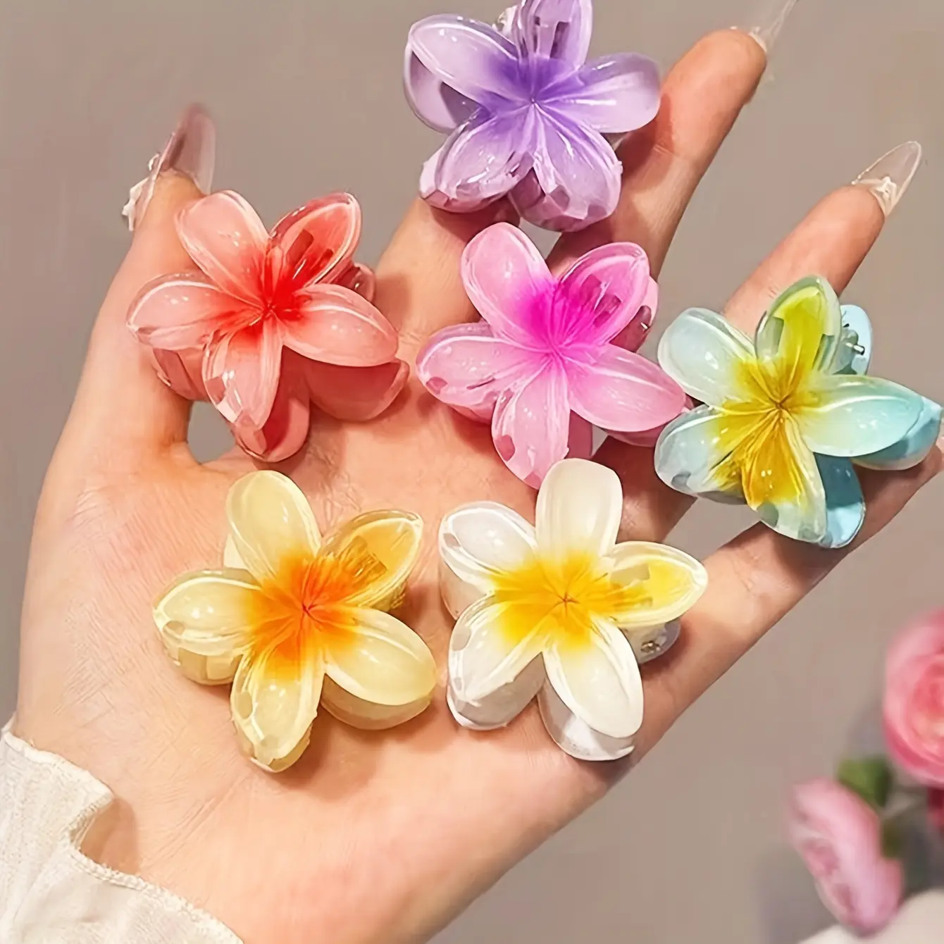 6pcs/1pc Random Color Plumeria Hair Clip, Plastic Fairy Elegant Hair Card, Ideal Choice for Gifts Gradient Color Flower Hair Claw Clip - Sweet and Elegant Hawaiian Style, Suitable for Women and Girls - Fashionable and Casual Accessories, Photo Props