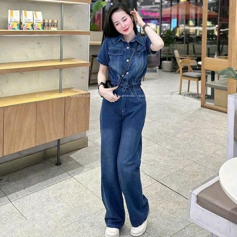 Set bộ mom jeans Nữ, áo croptop rút dây ngắn tay cổ bẻ đính nút cài phối quần jean dài ống suông mặc đi chơi dạo phố cực kỳ hấp dẫn xinh xắn  Women Pants 0
