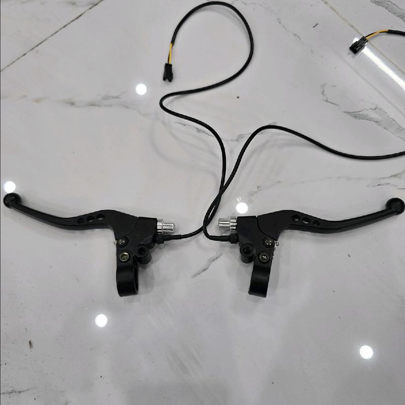 Tay thắng, tay phanh đen 3 lỗ 133s có lỗ gắn chân giương 8 li loại tốt cho xe đạp điện, xe máy điện 2