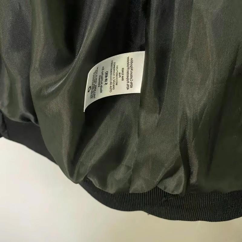 Áo khoác gió bomber jacket nam nữ d sq lá phong đỏ chất gió lỳ 2 lớp chống bụi,chống gió,chống nước cao cấp,cổ và vạt áo bo dệt gân nổi,khóa kim loại bạc,hình in pet top hot 2024 Menswear 4